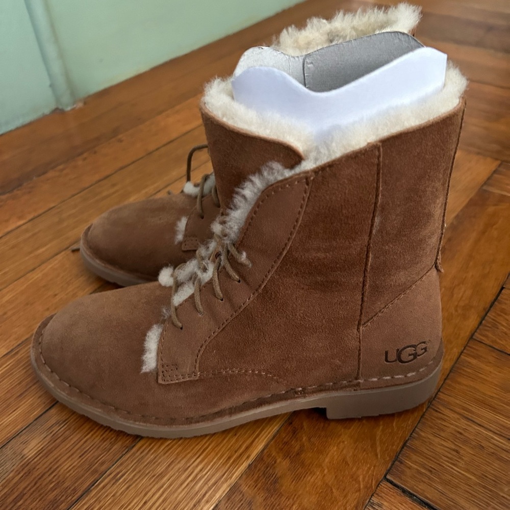 UGG Quincy Boot